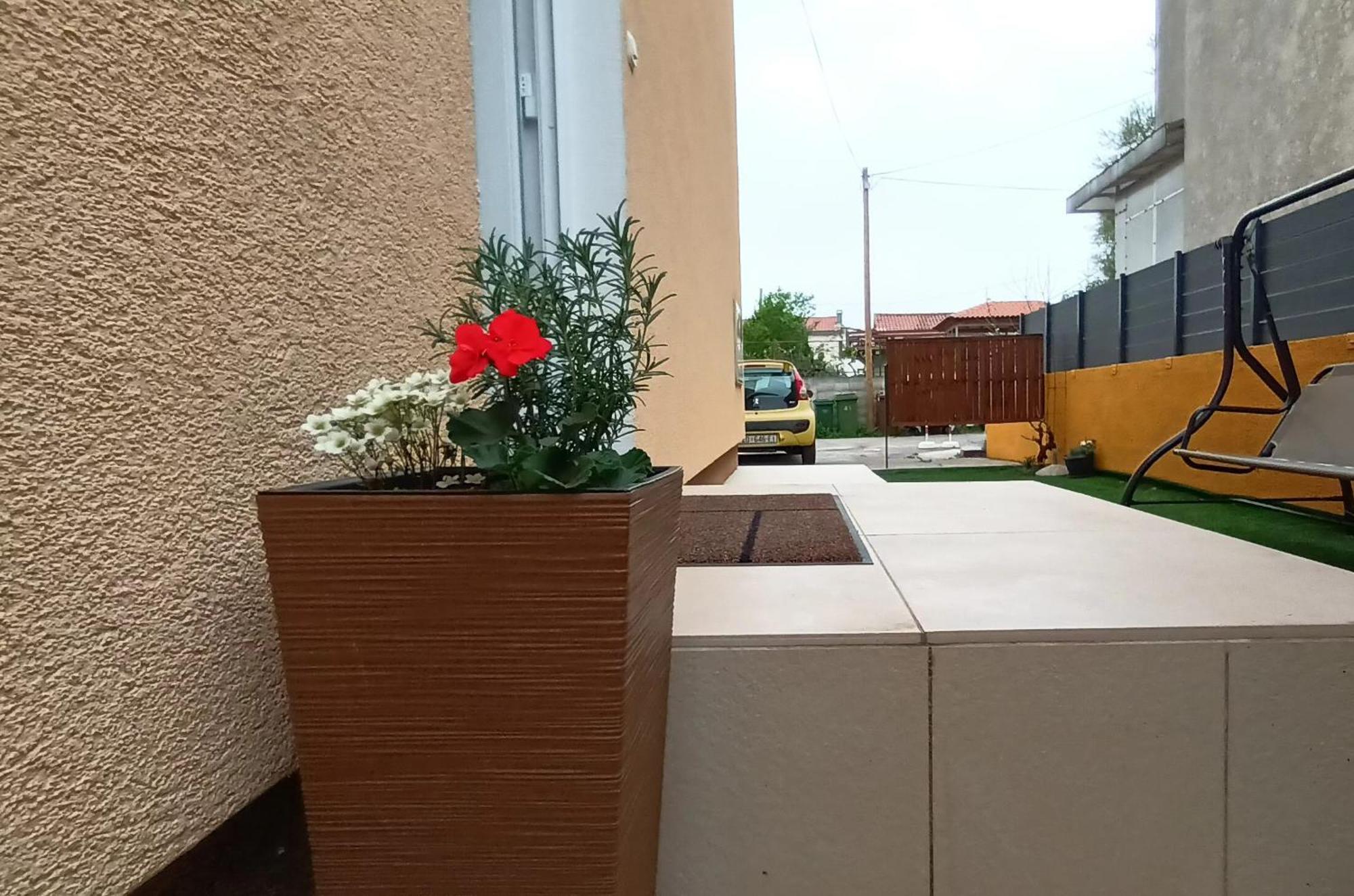 Apartman Sandra -Private Parking And Garden Задар Екстериор снимка