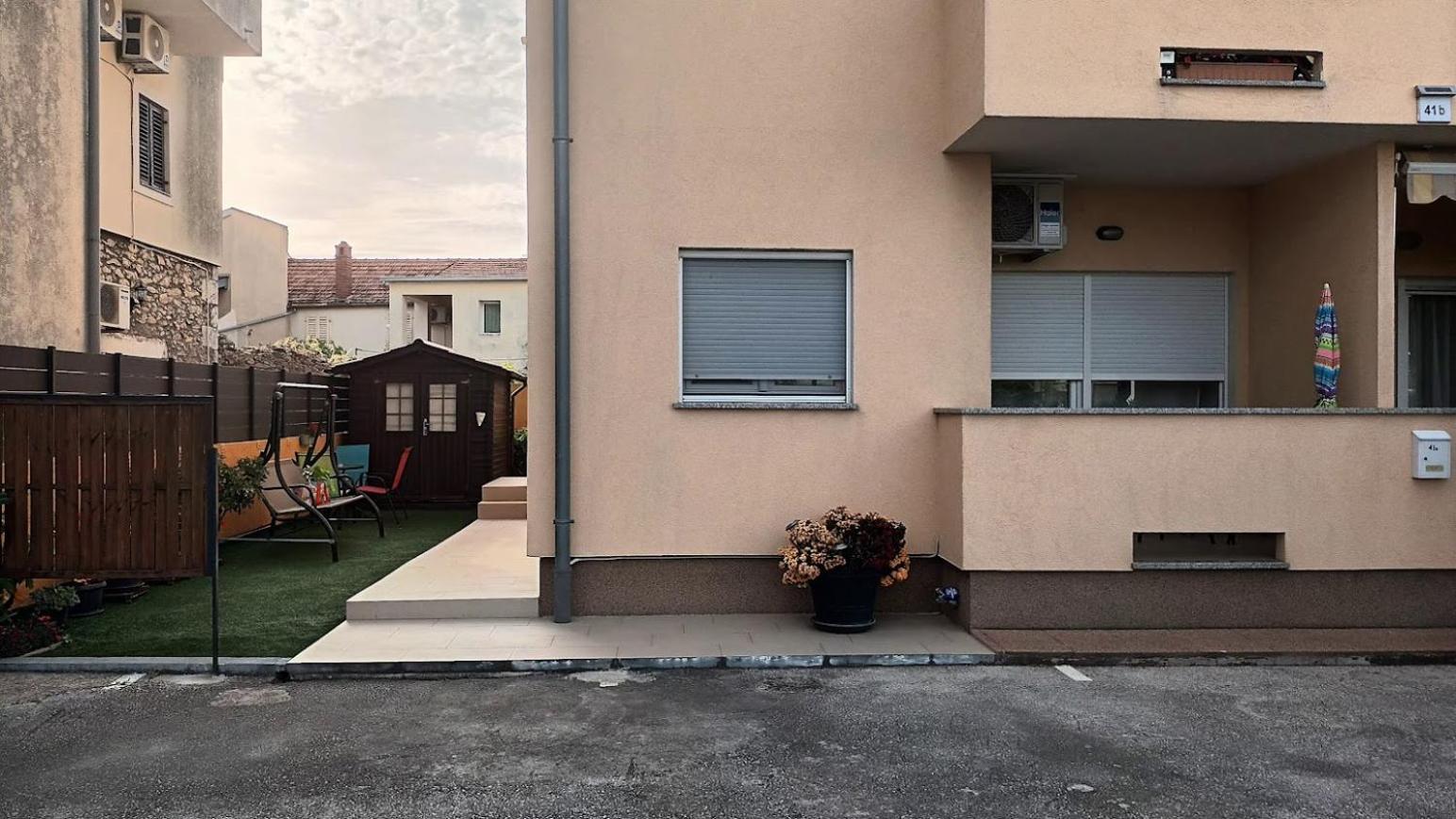 Apartman Sandra -Private Parking And Garden Задар Екстериор снимка